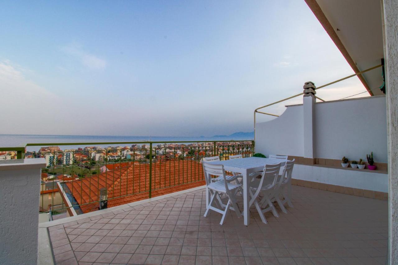 شقة La Terrazza - By Ligooria بيترا ليغوري المظهر الخارجي الصورة
